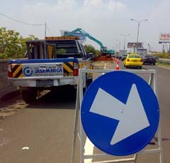 Tanggul Mulai Dibeton, Tol Bandara Kerap Macet 